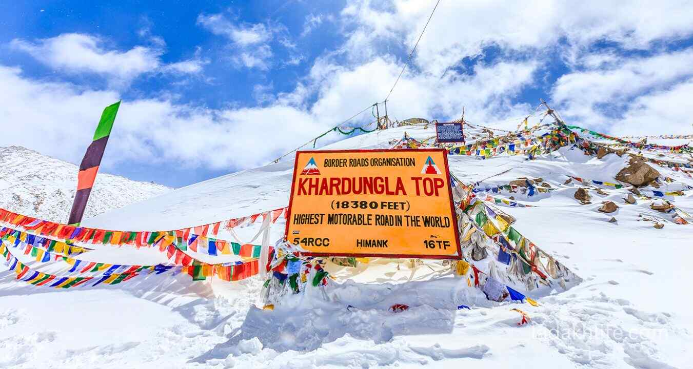 Scenic view from Khardung La with mountains and valleys