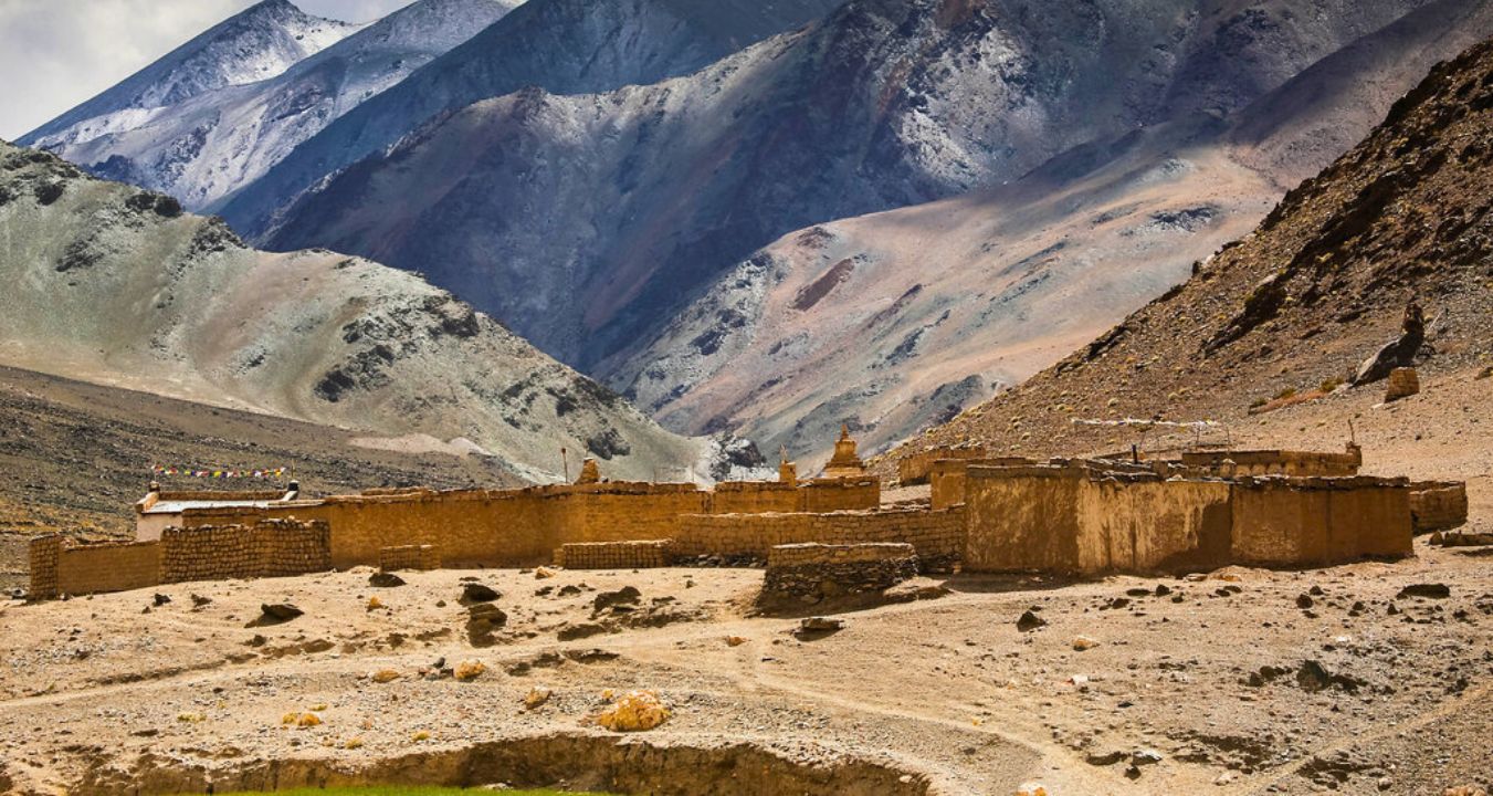 Kyagar Tso Lake, small scenic lake in Nubra Valley, Ladakh